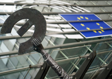 В Европарламенте предупредили о возможной краже выделенных Украине средств