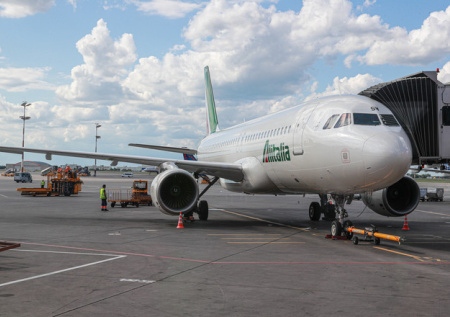 «Известия»: авиакомпании недополучат в 2022 году Superjet