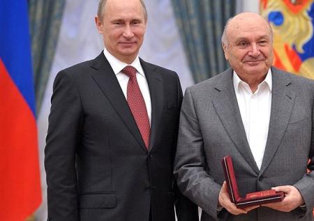 Путин наградил Жванецкого орденом