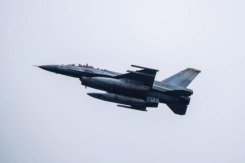 F-16
