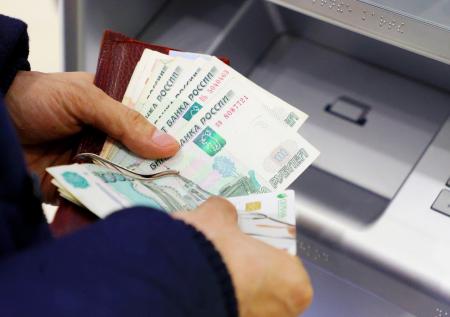 Российские банки стали выдавать меньше потребительских кредитов