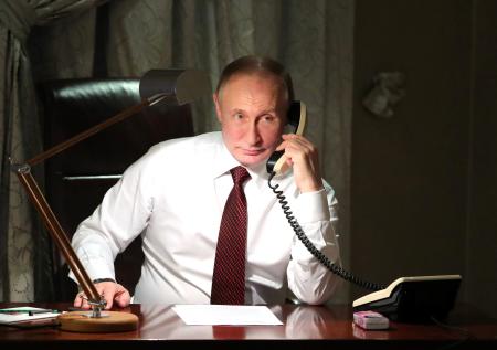 Путин пообещал Рухани помощь в борьбе с коронавирусом
