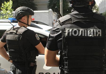 На Украине бывшая ученица попыталась убить учителей из арбалета