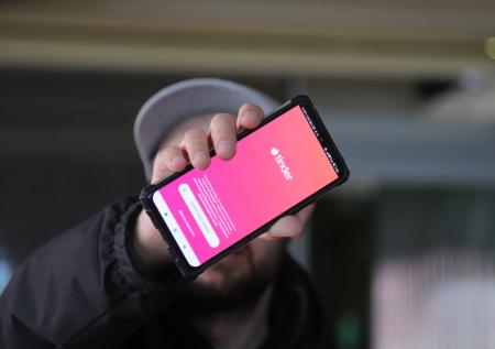 Сексолог назвала плюсы ухода Tinder из России
