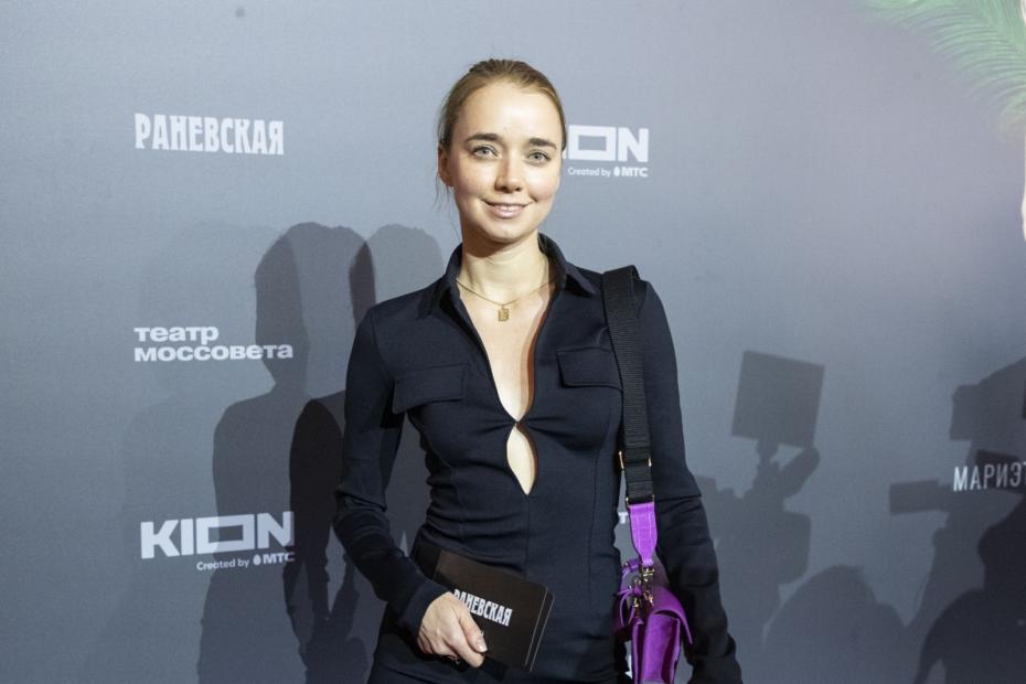 Актриса Алена Чехова на премьере сериала «Раневская» в театре имени Моссовета