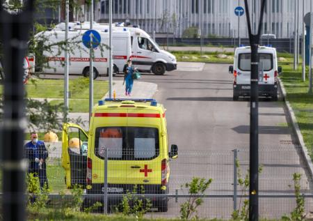 В РФ снизилось число новых случаев COVID-19 по сравнению с предыдущим днем