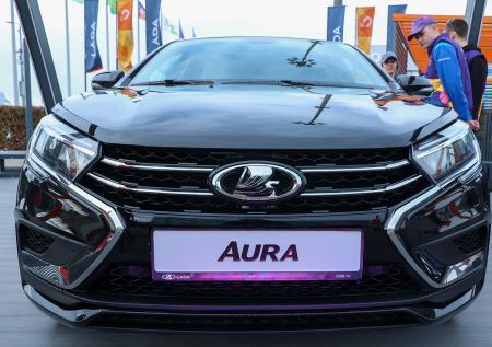 В России стартуют продажи Lada Aura: что известно, сколько стоит, проблемы