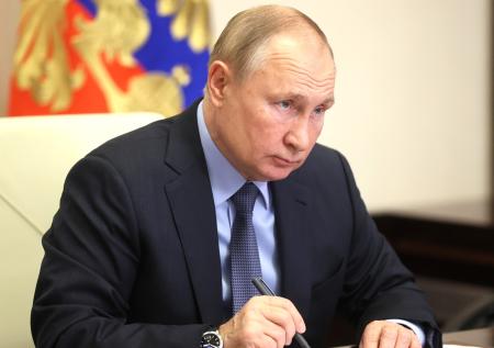 Путин поспорил с Сокуровым об устройстве России