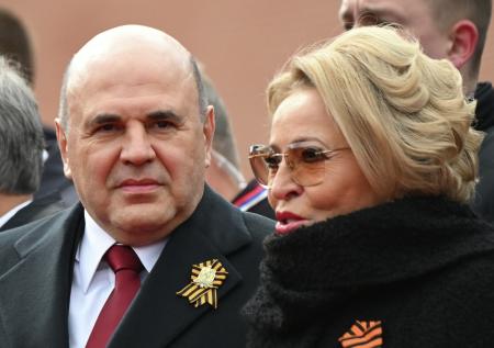 Матвиенко, президенты и ветераны: кто посетил парад Победы в Москве
