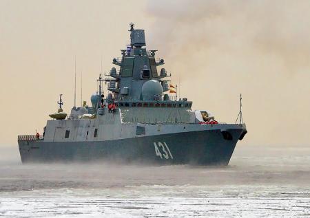 Фрегат «Адмирал Касатонов» провёл испытательные пуски в Белом море