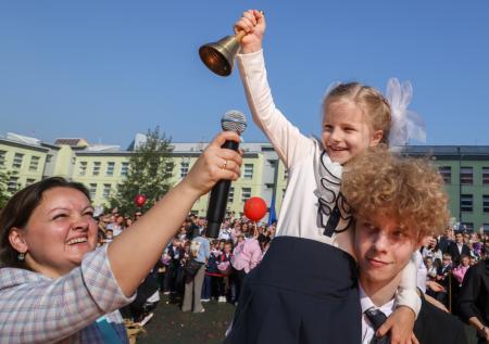 Стало известно, когда пройдут торжественные линейки в школах РФ