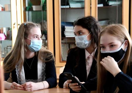 С дистанта за парту: эксперты озвучили, какие проблемы ждут детей в школах