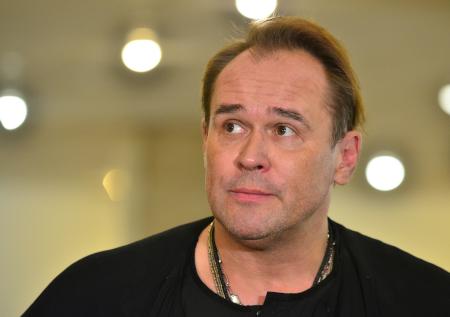 Актёр Аверин назвал себя «маминым сыном»