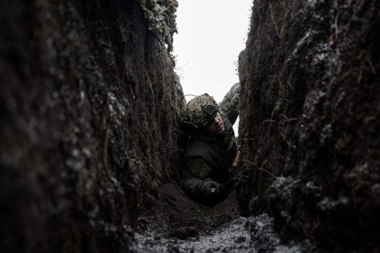Солдат ВСУ в зоне боевых действий