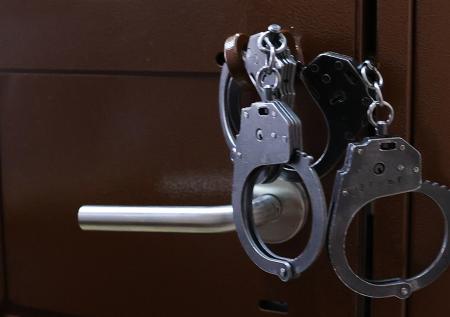 Экс-сотрудника ФСБ приговорили к 3,5 года колонии за стрельбу в человека