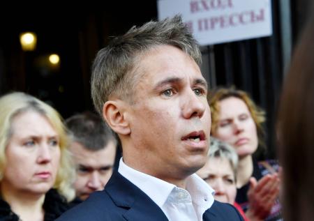 Панин в США стал невестой? Как он там зарабатывает, на что готов ради денег