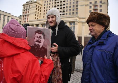 «Подъем!»: в Татарстане предложили дарить на 14 февраля сталинтинки