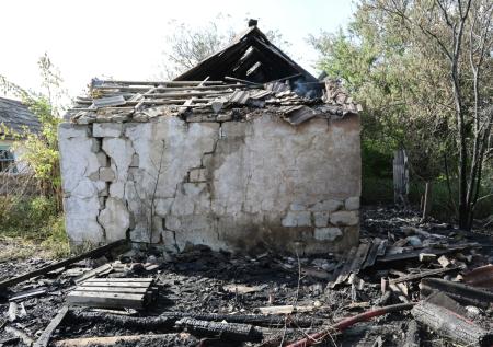 Частный дом в Донецке разрушился из-за прямого попадания снаряда НАТО