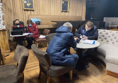 В Петербурге задержали мужчин, пытавшихся помешать ночному рейду по барам