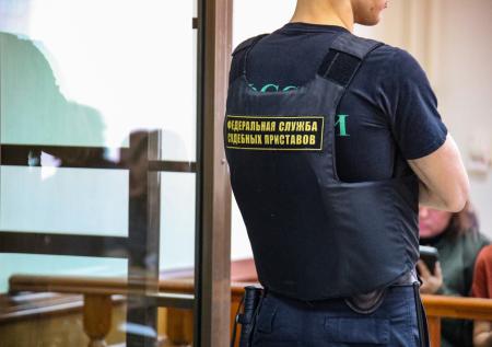 Расклеивавшую листовки с дискредитацией армии РФ женщину осудили в Рязани
