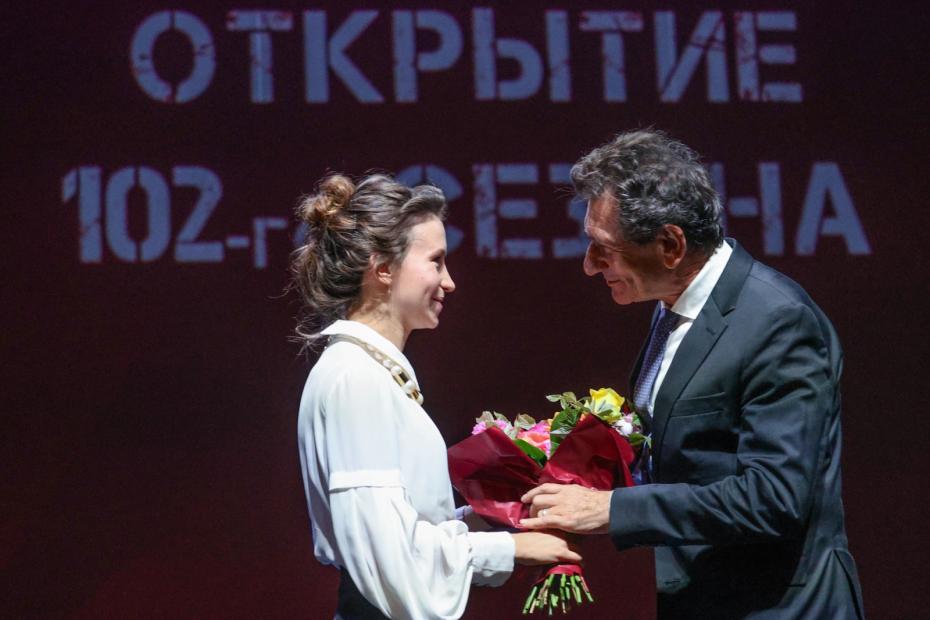 Актер Евгений Князев во время сбора труппы театра имени Евгения Вахтангова в преддверии открытия 102-го театрального сезона
