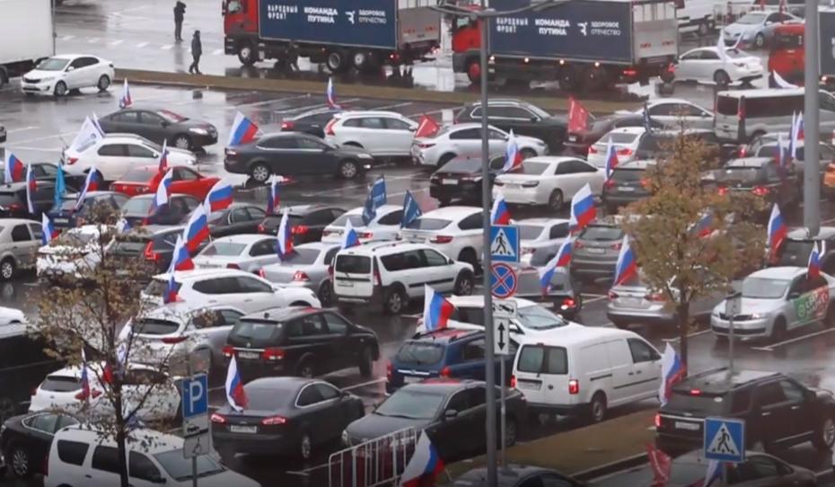 Около 1600 машин приняли участие в столичном автопробеге