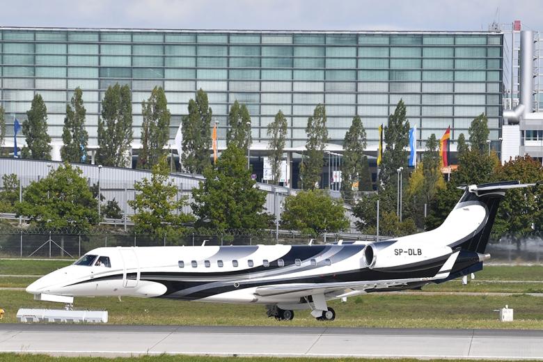 Самолет Embraer Legacy