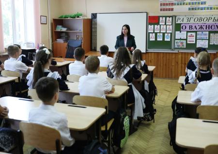В РФ создан список экспертов, которые отберут песни для изучения в школах