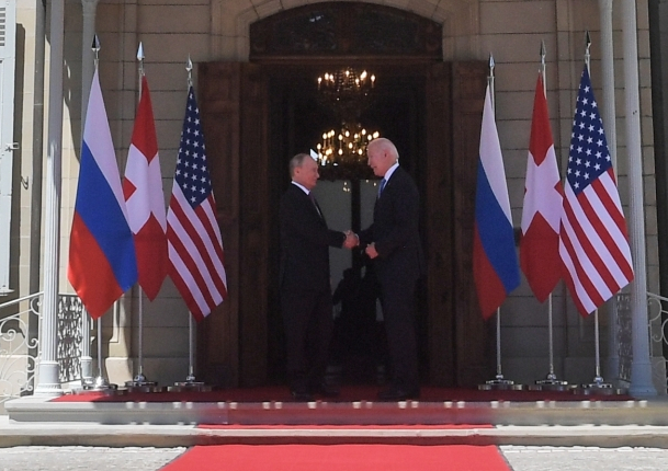 Владимир Путин и президент США Джо Байден