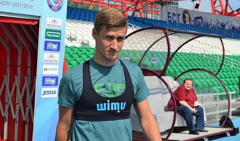 Футболист Дмитрий Живоглядов
