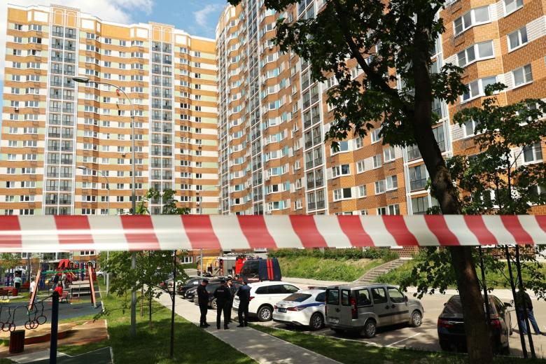 Последствия атаки дрона на Профсоюзной улице