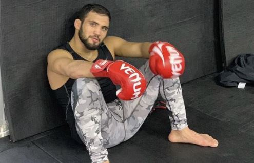 Пираев мма боец. Бой аббасова. Мариф пираев нариман аббасов. Мариф пираев. Нариман аббасов боец.