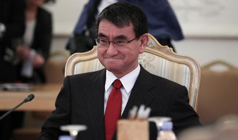 Таро Коно