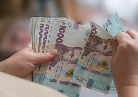В ВГА Запорожья заявили о скором уходе гривны из оборота