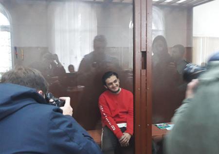 Раджабов оштрафован за бросок бутылкой в росгвардейцев 27 июля