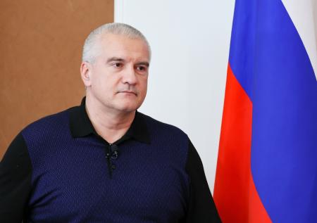 Сергей Аксенов принес присягу и вступил в должность главы Крыма