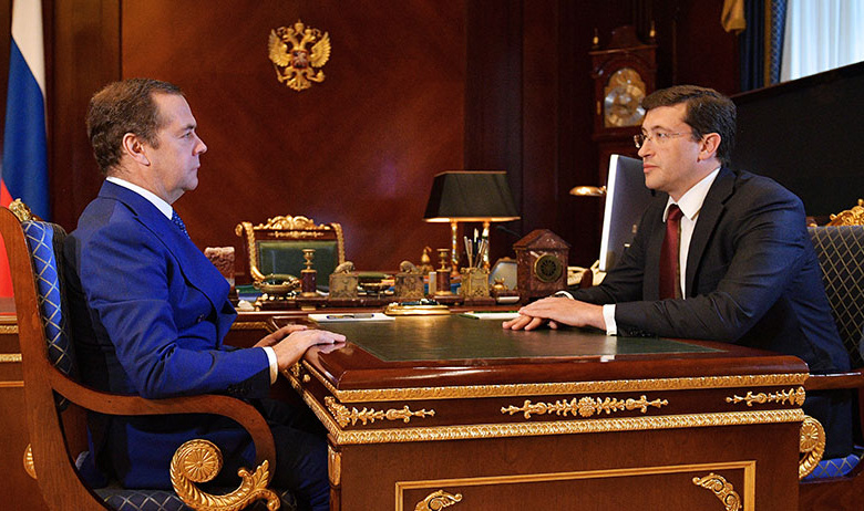 Председатель правительства РФ Дмитрий Медведев и ВРИО губернатора Нижегородской области Глеб Никитин(слева направо)