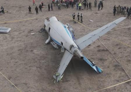 Выживший в самолете AZAL восхитился работой стюардессы перед крушением