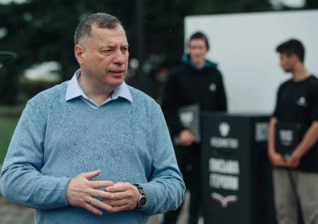 Депутат Госдумы объявил об уходе на фронт