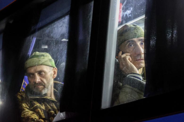 Российские военнослужащие, освобожденные из плена после переговорного процесса с властями Украины