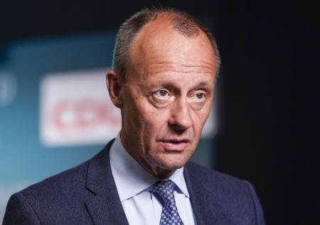 Полиция Германии рекомендовала главе ХДС перенести поездку в Киев