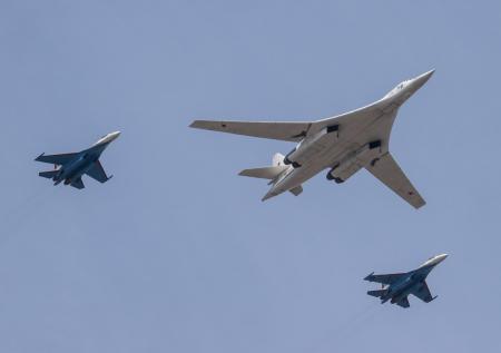 Экипажи Су-35С отработали поддержку бомбардировщиков и штурмовиков