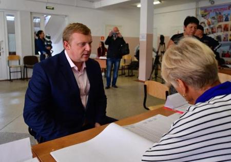 Избиратели массово жалуются на Ищенко