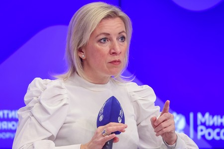 Захарова заявила, что РФ готова решать вопросы с Арменией в спокойном ключе