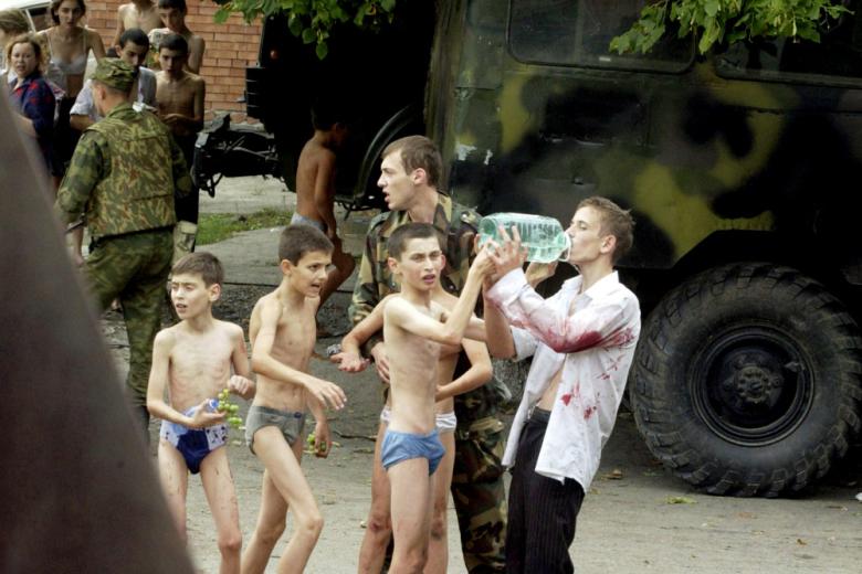 Спасенные заложники, пострадавшие во время теракта в Беслане, 2004 год