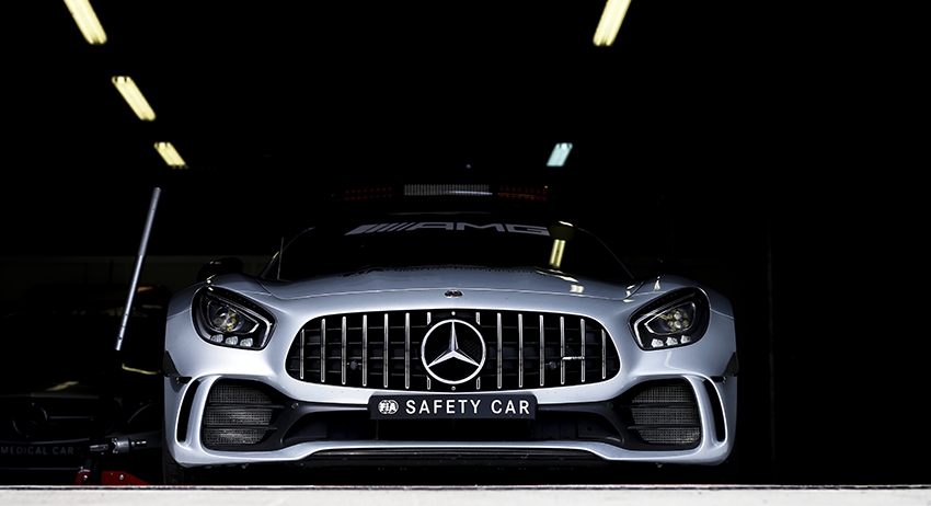 Машина безопасности или же сейфети-кар Mercedes-AMG GT R 