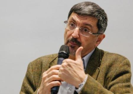 На назвавшего русский язык «клоачным» профессора нашли новый «компромат»