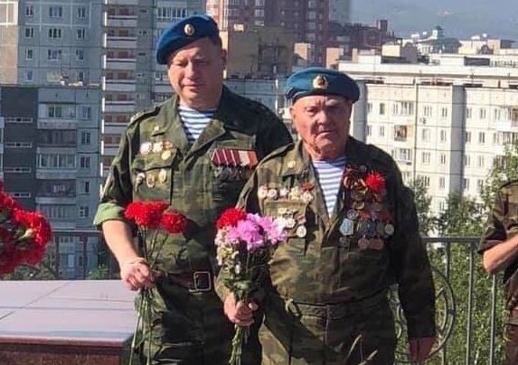 Георгий Ивкин (справа)
