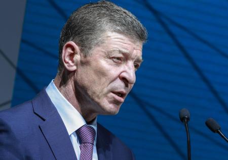 Замглавы администрации РФ Козак прибыл в Берлин