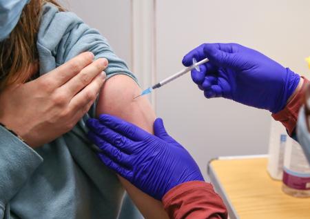 В Новой Зеландии сообщили о трёх случаях смерти после прививки Pfizer